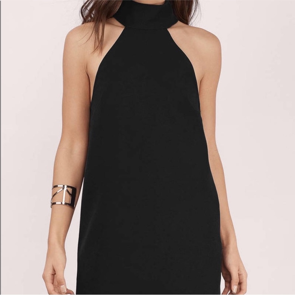 Tobi Black high-neck shift dress
